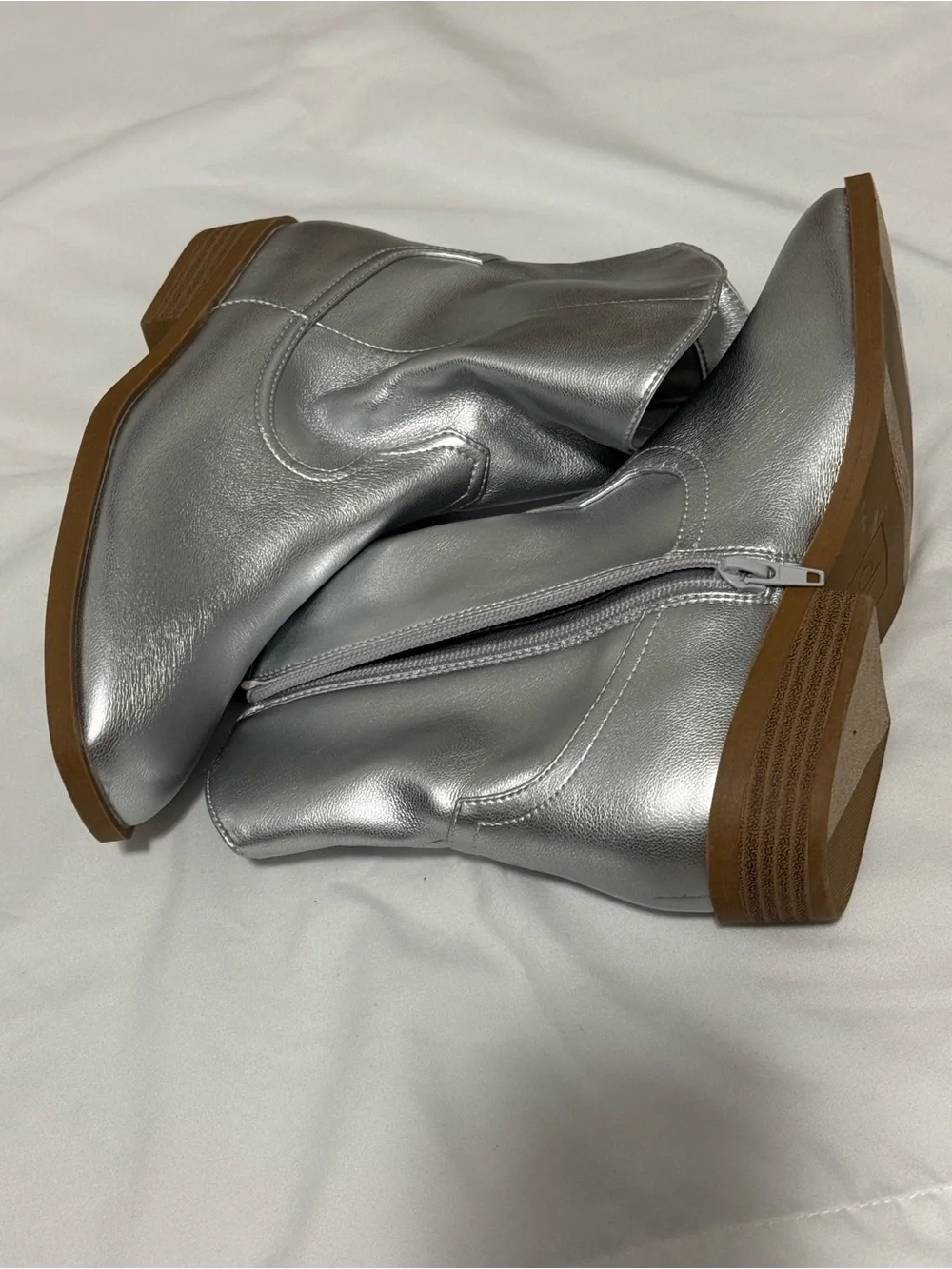 DV by Dolce Vita Kids Metallic Silver Western Boots with Zipper Size 4